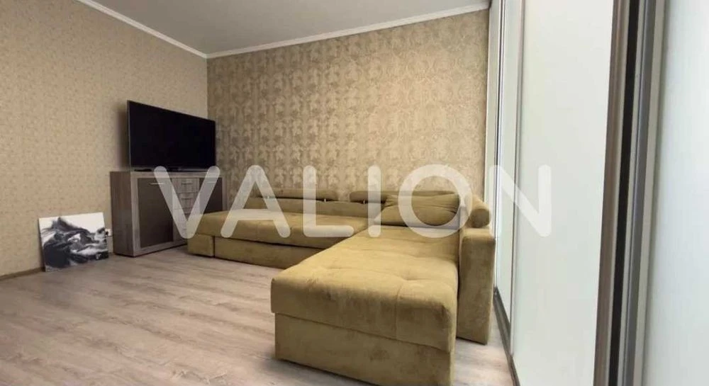 Продам 2кім. квартиру Святошинський район вул. В. Наумовича,
