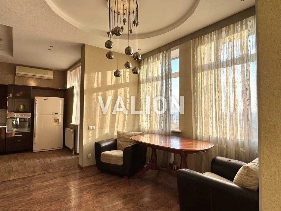 Продаж 4-кімнатної кв. б- р Лесі Украінки 30-Б, 195 м², саун