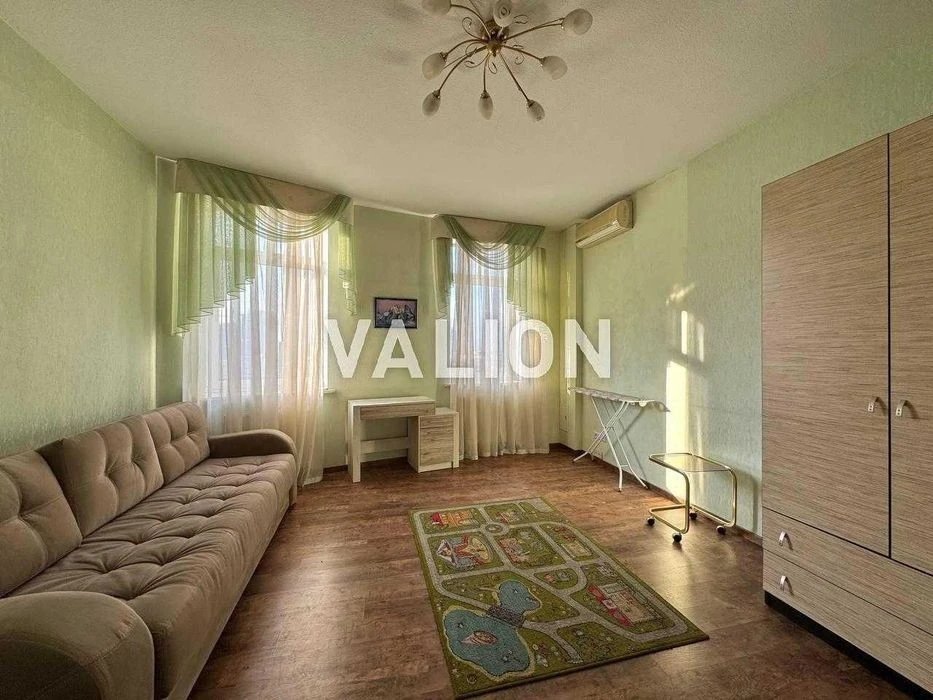 Продаж 4-кімнатної кв. б- р Лесі Украінки 30-Б, 195 м², саун