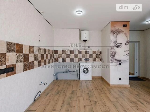 Продаж 1к квартири 42 кв. м на вул. Родини Крістерів 16 • ID