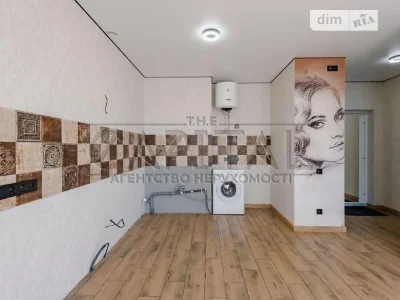 Продаж 1к квартири 42 кв. м на вул. Родини Крістерів 16 • ID