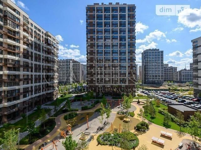 Продаж 1к квартири 42 кв. м на вул. Родини Крістерів 16 • ID
