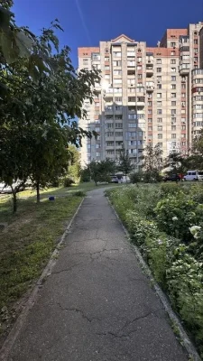 Продаж 3-кімнатноі квартири з ремонтом