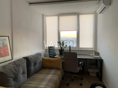 Продаж 3 кімн. по вул. Богатирській 6 а, метро Мінська, Геро