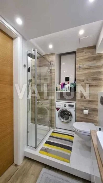 Продаж 3 кімн. по вул. Богатирській 6 а, метро Мінська, Геро