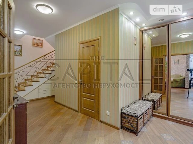 Продаж 5к квартири 173 кв. м на вул. Степана Рудницького 5А