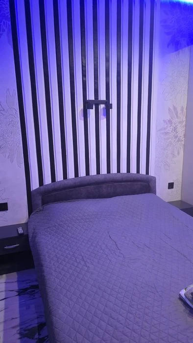 Продаж 2х-кімнатноі Полнометражноі Квартири у  Центрі міста.