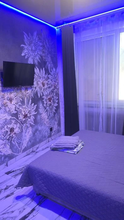 Продаж 2х-кімнатноі Полнометражноі Квартири у  Центрі міста.
