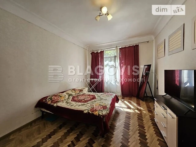 Метробудівська 14/12, 2 кімнатна, 54 метра. Сталінка. Відрад