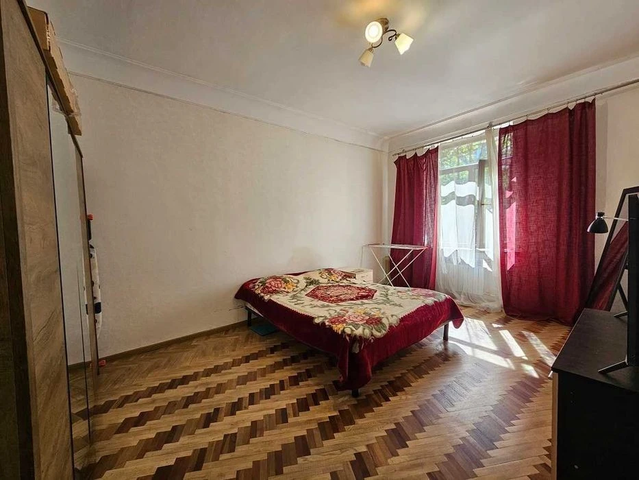 Метробудівська 14/12, 2 кімнатна, 54 метра. Сталінка. Відрад