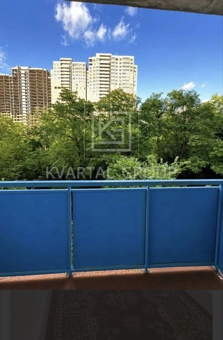 Продам 1к з вже зробленим чорновим ремонтом ! Сирець вул. За