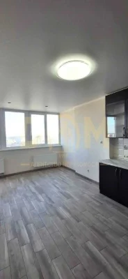 Продам 3-кімнатну квартиру з новим ремонтом на вул. Юрія Пас