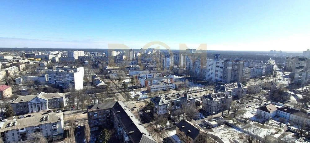 Продам 3-кімнатну квартиру з новим ремонтом на вул. Юрія Пас