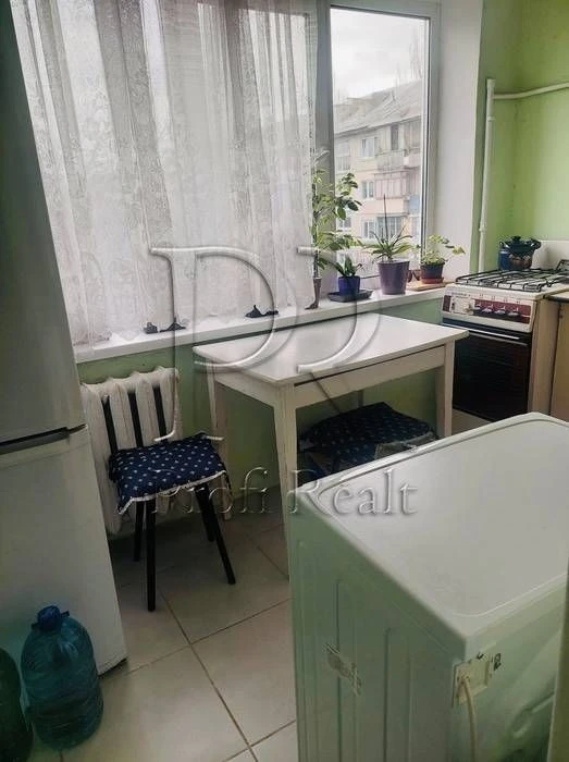 Продаж 2 кімнатна квартира Микитенко 7В