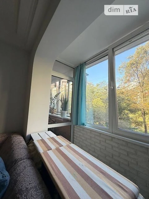 Продаю свою 2 кімнатну квартиру вул Васильківська 2 метро Го