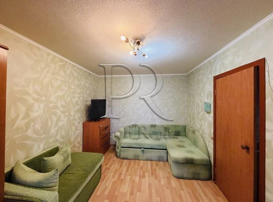 Продаж 3 кімн. квартири за адресою Райдужна 3Б