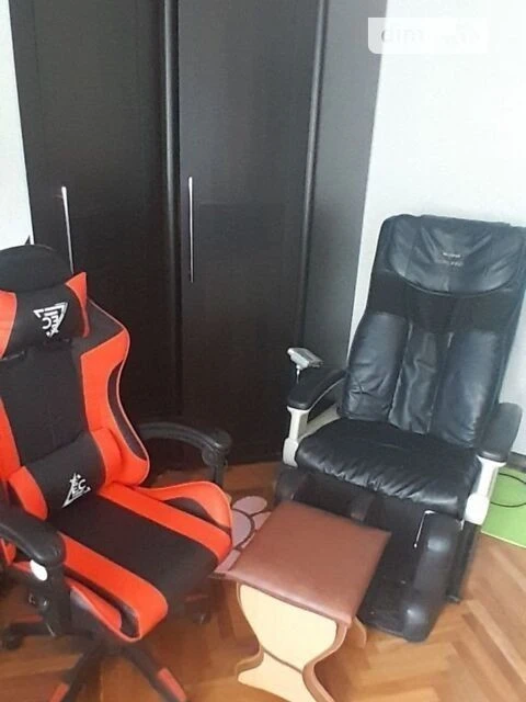 Продаж кімнати 44.5 кв. м на вул. Юності 9, кв. 34 • ID 3476