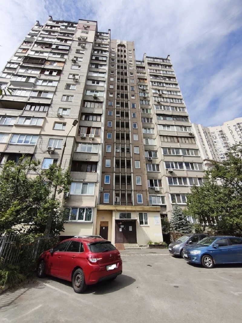 Продажа 2-комнатной квартиры 56 м², Александра Мишуги ул.