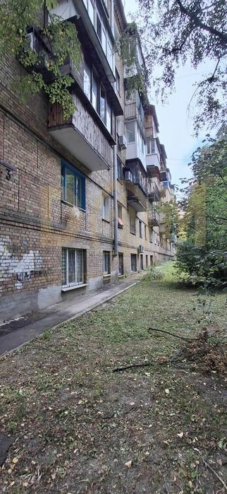 Продам 2-кімнатну квартиру, метро Дорогожичі, вул. Олени Тел