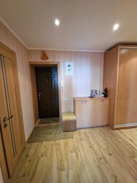 Продам 2 ком. квартиру ул.Василия Тютюнника ,(ул.Малышева)ул