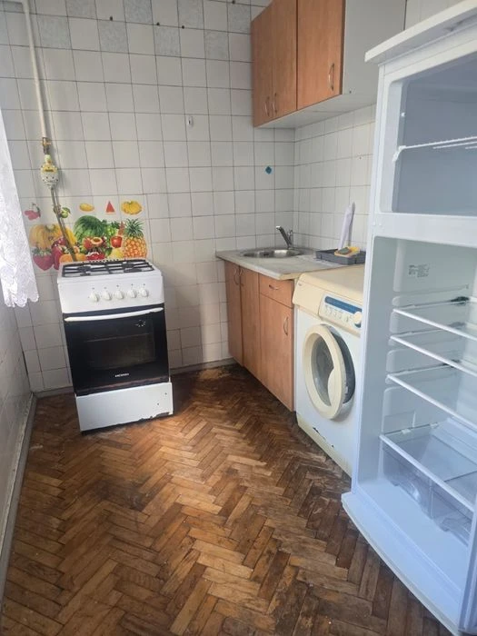 Продам однокімнатну квартиру на Смолича Юрія,6! Без комісіі!