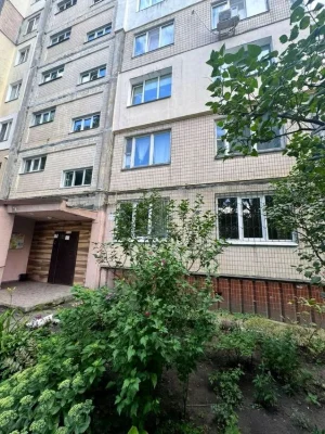 Продам однокімнатну квартиру на Смолича Юрія,6! Без комісіі!