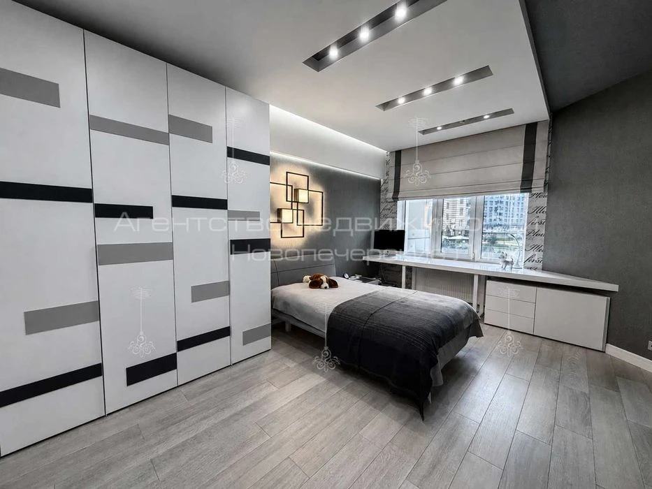 Продаж 4-к дизайнерської квартири 200 м² у ЖК Новопечерські