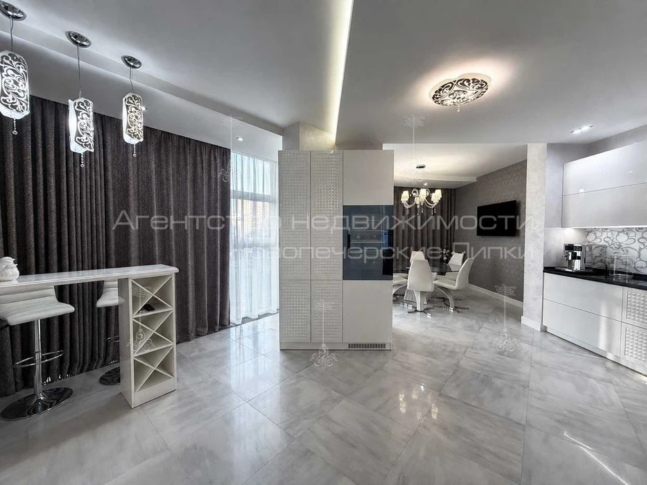 Продаж 4-к дизайнерської квартири 200 м² у ЖК Новопечерські