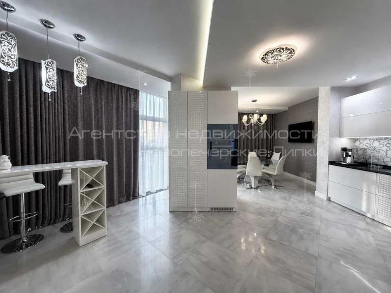 Продаж 4-к дизайнерської квартири 200 м² у ЖК Новопечерські