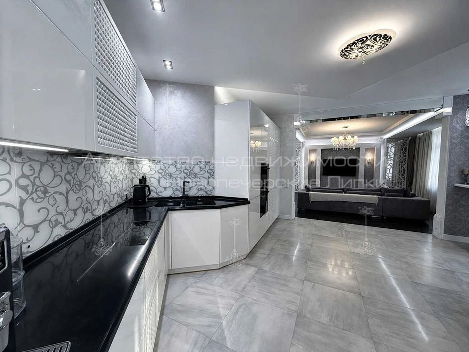 Продаж 4-к дизайнерської квартири 200 м² у ЖК Новопечерські