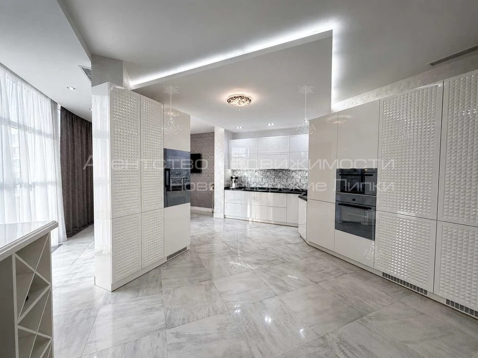 Продаж 4-к дизайнерської квартири 200 м² у ЖК Новопечерські