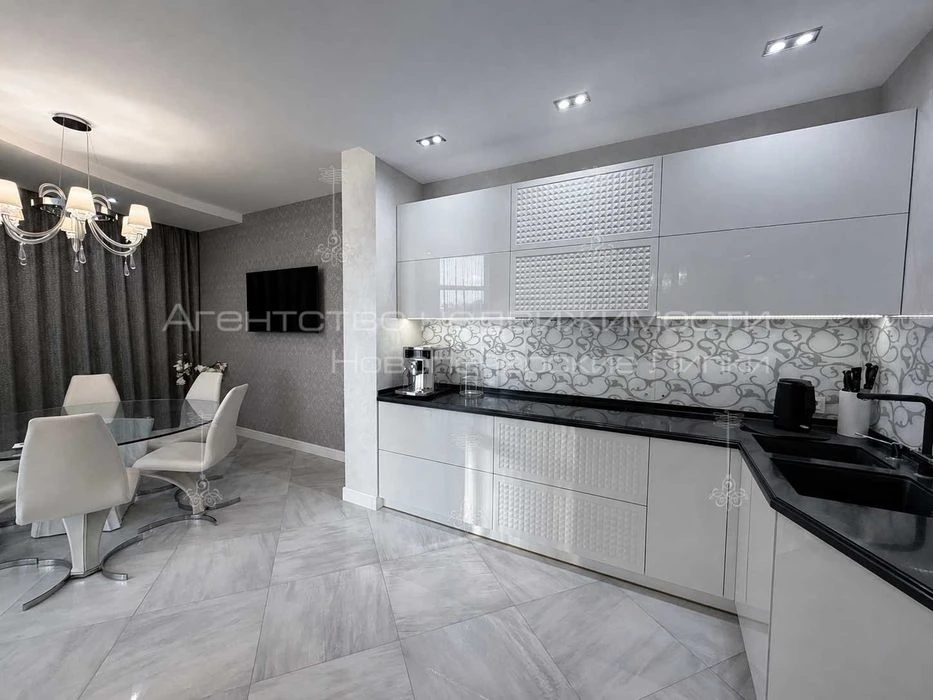 Продаж 4-к дизайнерської квартири 200 м² у ЖК Новопечерські