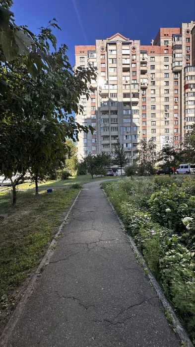 Продаж 3-кімнатноі квартири з ремонтом
