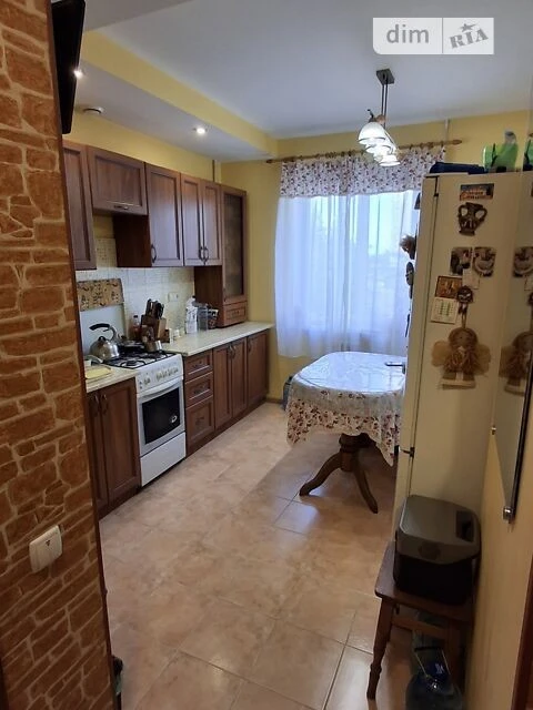 Продаж 3к квартири 70 кв. м на вул. Милославська 39/48 • ID