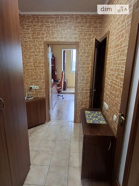 Продаж 3к квартири 70 кв. м на вул. Милославська 39/48 • ID