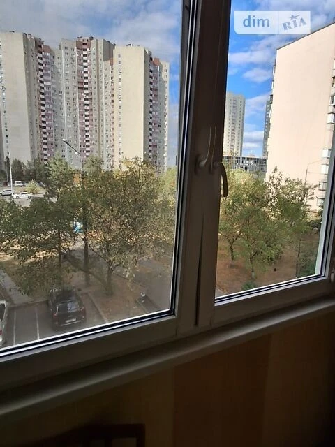 Продаж 3к квартири 70 кв. м на вул. Милославська 39/48 • ID