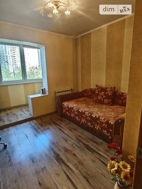 Продаж 3к квартири 70 кв. м на вул. Милославська 39/48 • ID