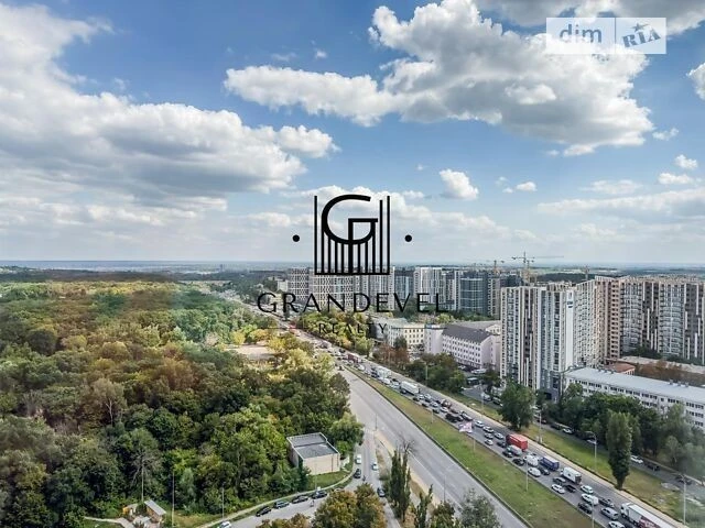 Продаж 2к квартири 73.3 кв. м на вул. Академіка Заболотного