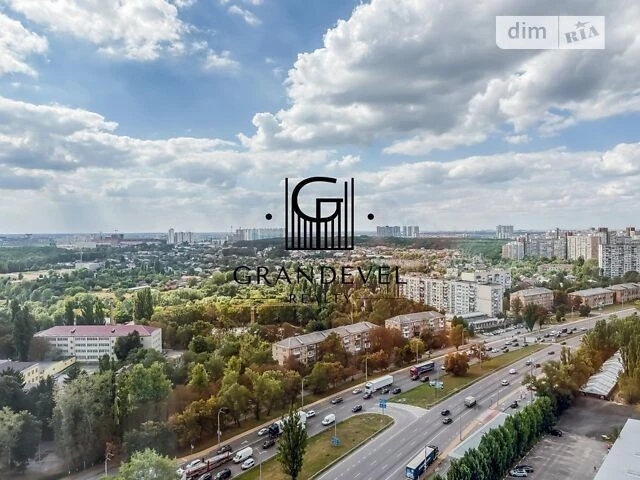 Продаж 2к квартири 73.3 кв. м на вул. Академіка Заболотного