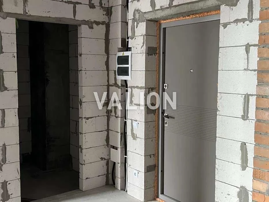 Продаж 2-к квартири вул. Причальна 14