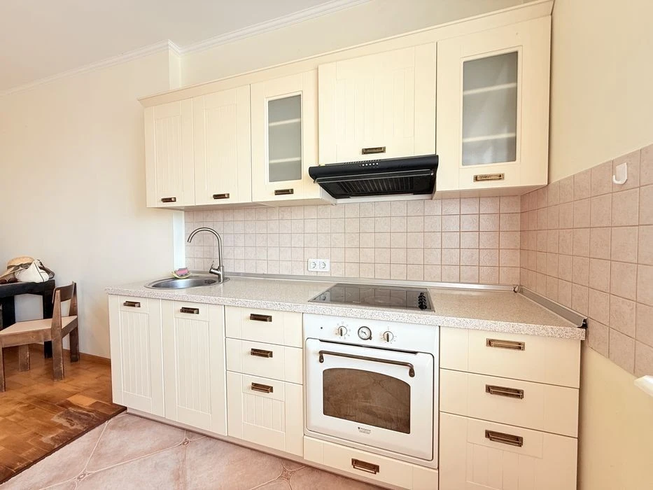 No commission! 3 rooms 100 sq. m. Voucher! Certificate! Resolution!