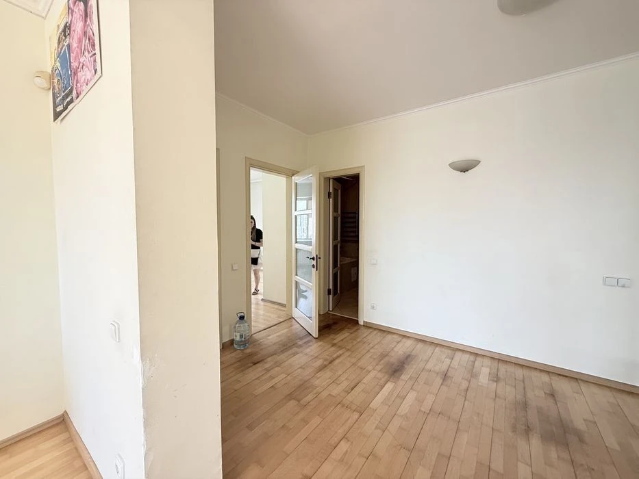 No commission! 3 rooms 100 sq. m. Voucher! Certificate! Resolution!