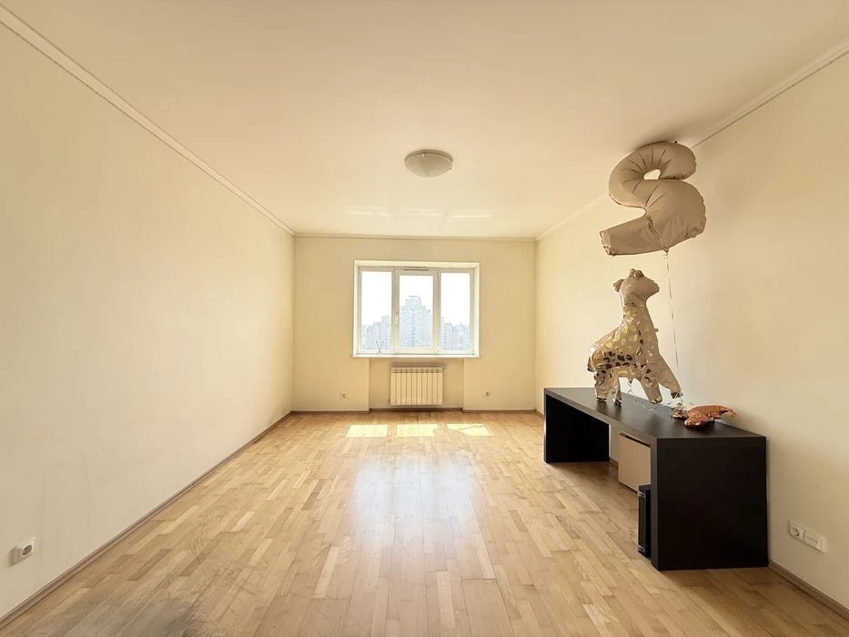 No commission! 3 rooms 100 sq. m. Voucher! Certificate! Resolution!
