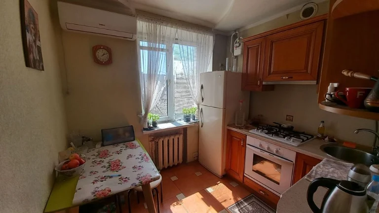 Продаж 2 кімн квартири в тихому центрі