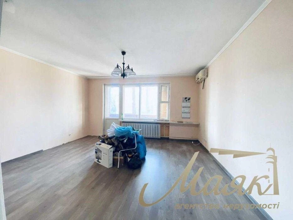 Продаж 4-кімнатної квартири 117м2 вул. Старонаводницька 8Б,