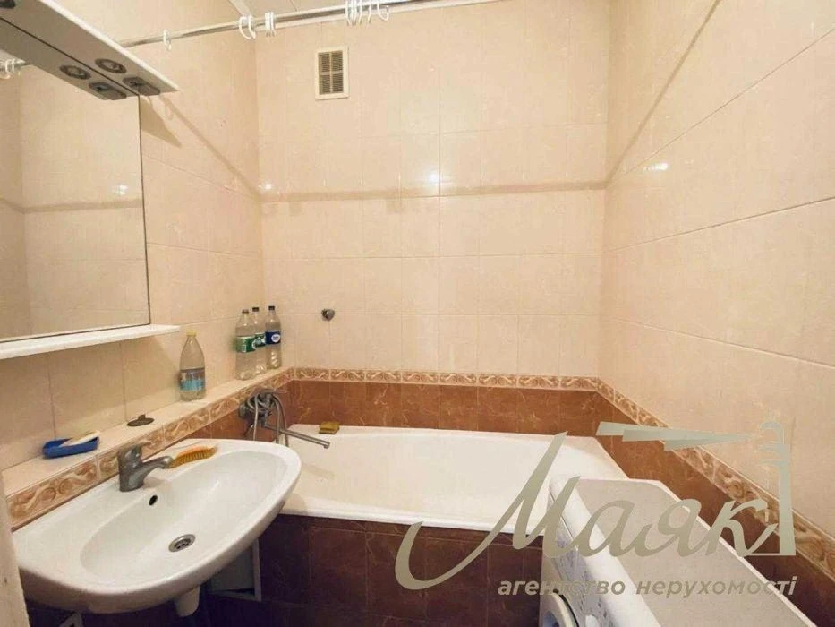 Продаж 4-кімнатної квартири 117м2 вул. Старонаводницька 8Б,