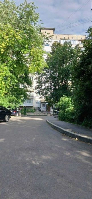 Продаж 2 кімнатної на вул. Васильківська 4