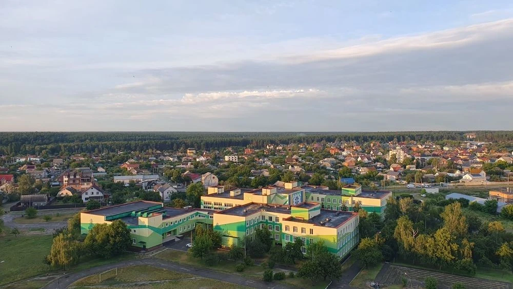 99.2 м2, велика кухня- вітальня та три окремі кімнати, від в