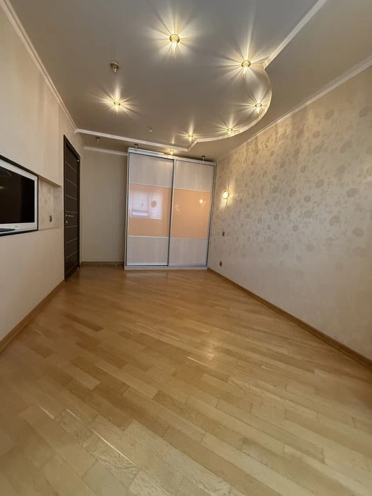 Продаж 3-кімнатної  біля МЕТРО Житомирська