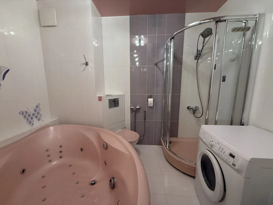 Продаж 3-кімнатної  біля МЕТРО Житомирська